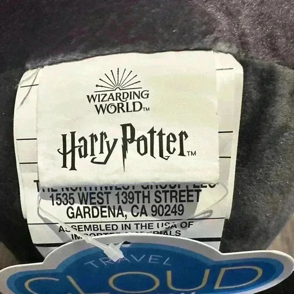 Wizarding World Cloud
Travel Pillow Harry Potter New With Tags! - Picture 6 of 6